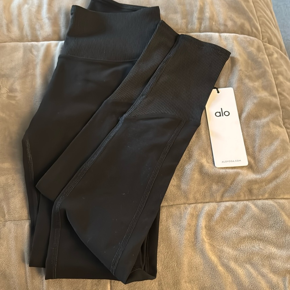NWT Alo Yoga High Waist Alosoft Lounge Legging M